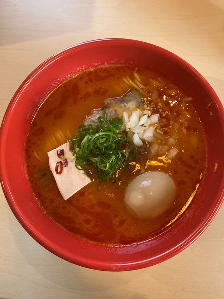 「辛鶏玉そば」@麺道 麒麟児の写真