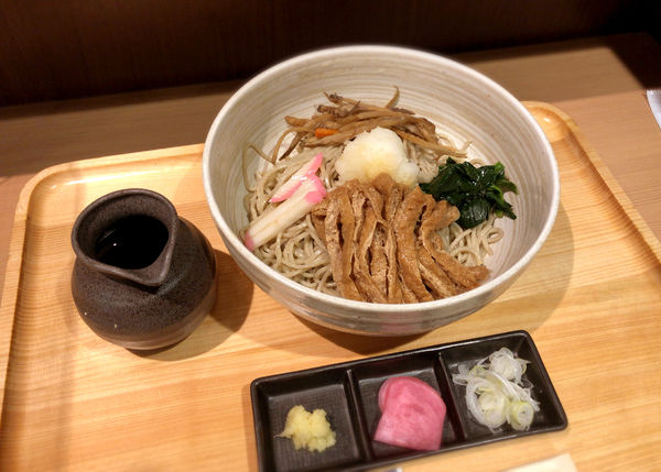 「五目きざみ揚げそば(726円)」@蕎麦きり みよた 八重洲店の写真