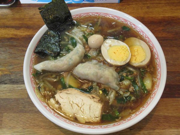 「サッカーラーメン（800円）」@会飯よこ多の写真