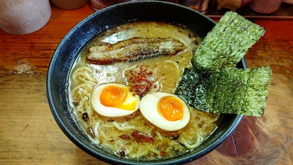「醤油とんこつらーめん」@とんがら亭 東大和店の写真