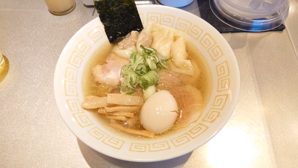 「特製中華そば 白だし 550円※+チャーシュー丼 350円」@麺や くろえもんの写真