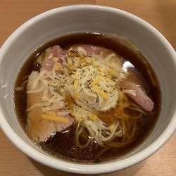 ベーコンエッグチーズそば(500円)