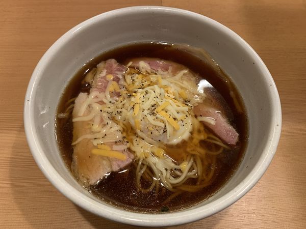 「ベーコンエッグチーズそば(500円)」@そば・うどん自家製麺 まる美の写真