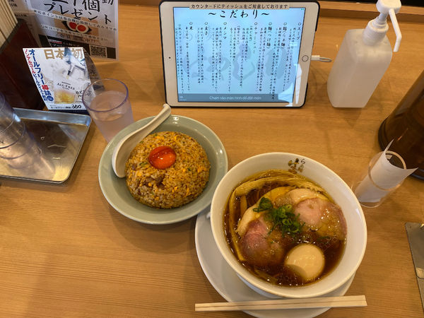 「特製醤油らぁ麺」@らぁ麺 はやし田 松戸主水店の写真