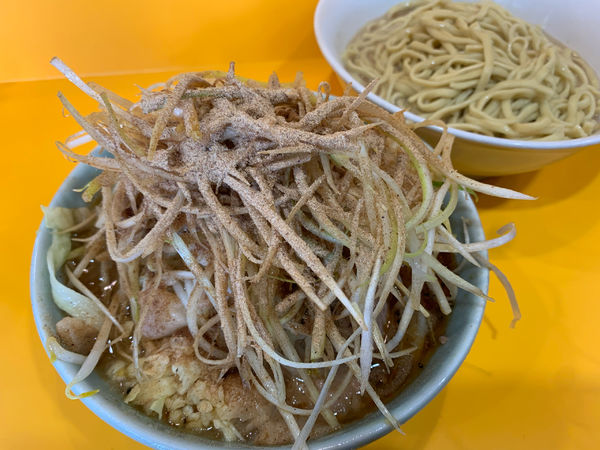 「小つけ熱盛　ニンニクアブラマシマシ　生姜　ねぎ　和風BB」@ラーメン二郎 八王子野猿街道店2の写真