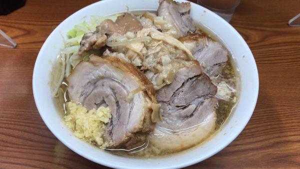 「ブタ入りラーメン （ブタ4枚入り） ￥950」@ラーメン二郎 亀戸店の写真