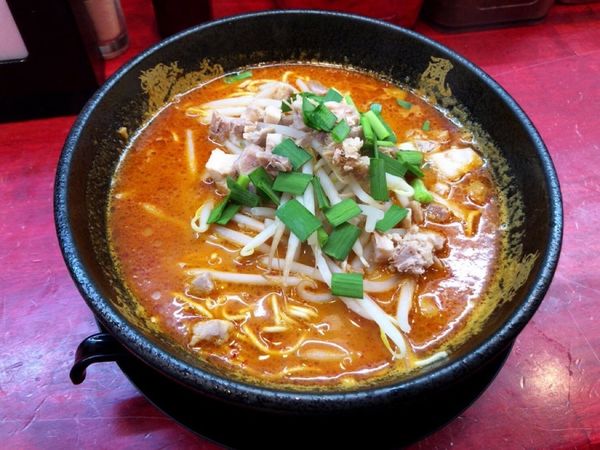 「辛ラーメン」@とんこつラーメン 博多風龍 渋谷店の写真