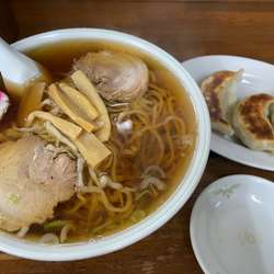 ラーメン大盛りとランチ餃子(3個)