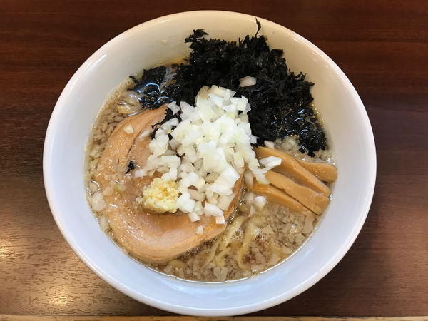 「豚煮干しらーめん ノリ増し　900円」@ぶたとにぼしの写真