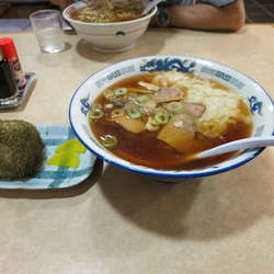 雲呑麺＋昆布のおにぎり