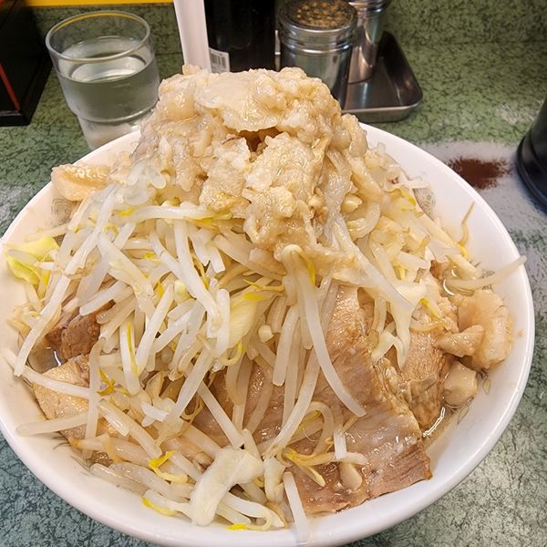 「ぶた入りWラーメン」@ラーメン二郎 新宿小滝橋通り店の写真