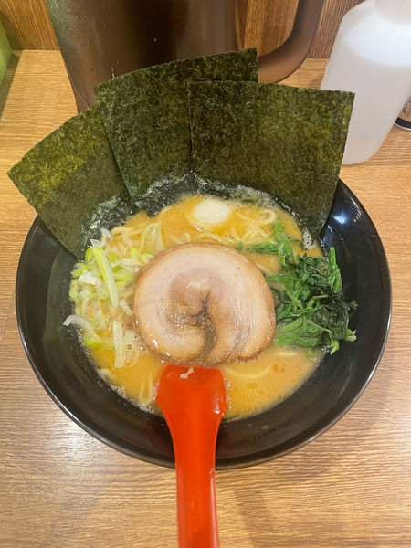「醤油豚骨ラーメン(780円)」@武松家 駅前大通り店の写真