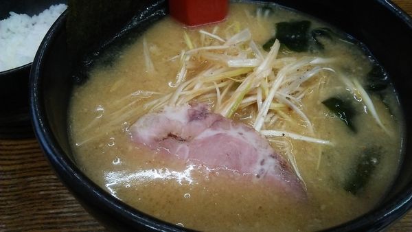 「みそネギラーメン 750円＋半ライス 100円」@麺屋てつの写真