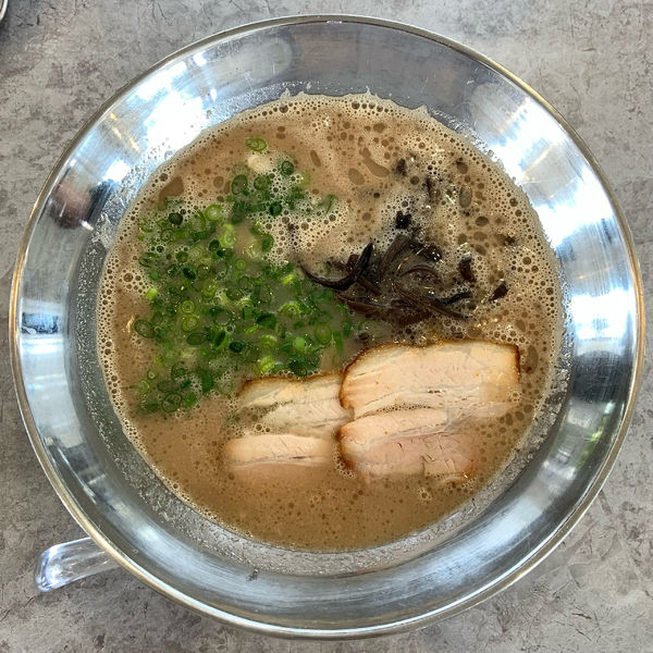 「らーめん（680円）」@HAKATA TONKOTSU 一骨入魂の写真