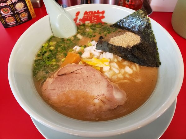 「煮干し豚骨ラーメン【限定】」@山岡家 前橋野中店の写真