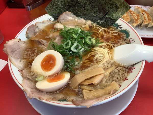 「特製醤油 全部のせラーメン 1001円」@ラーメン魁力屋 東千葉店の写真