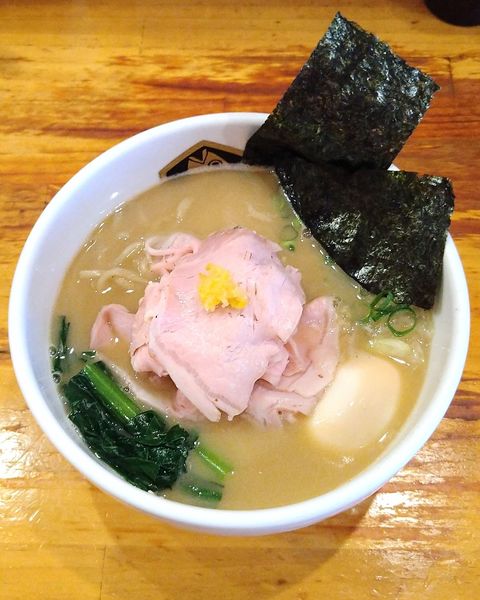 「特製濃厚真鯛らーめん 1270円」@真鯛らーめん 麺魚の写真