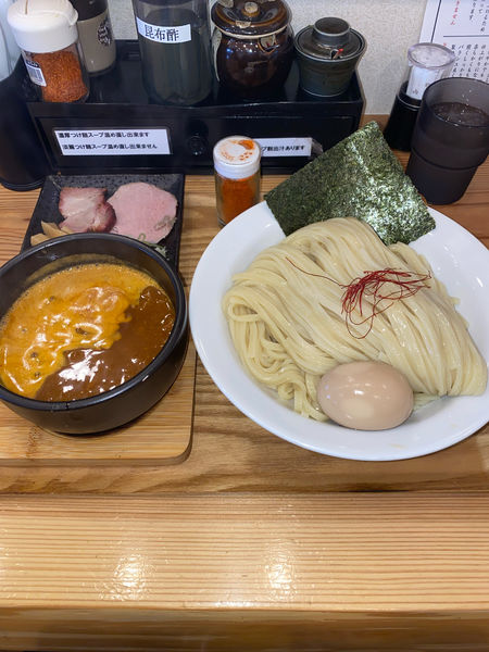 「濃厚辛つけ麺大盛味玉麺100g増¥1,100円」@麺道 ひとひらの写真