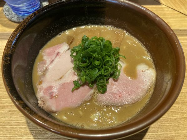 「らぁめん（TOKYO-✖️純粋豚骨）【並】」@中華蕎麦 とみ田の写真