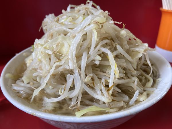 「ラーメン（ﾆﾝﾆｸ ﾔｻｲ）」@ラーメン二郎 三田本店の写真