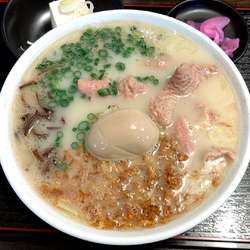豚もつラーメン 750円