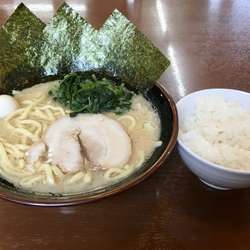 醤油ラーメン(720¥)
