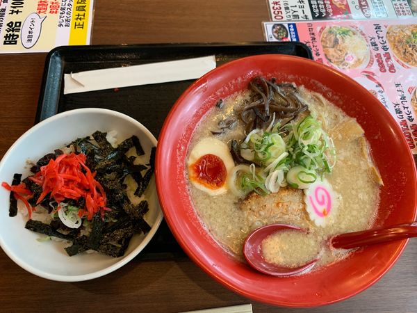 「背脂豚骨チャーシュー丼セット」@ラーメン工房 あ 豊中店の写真