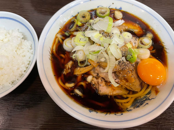 「中華そば+ライス(1,000円)生玉子(70円)」@西町大喜 西町本店の写真