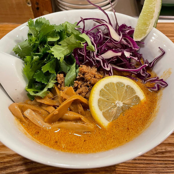 「かみなりラクサ」@博多ラーメン でぶちゃん 高田馬場本店の写真
