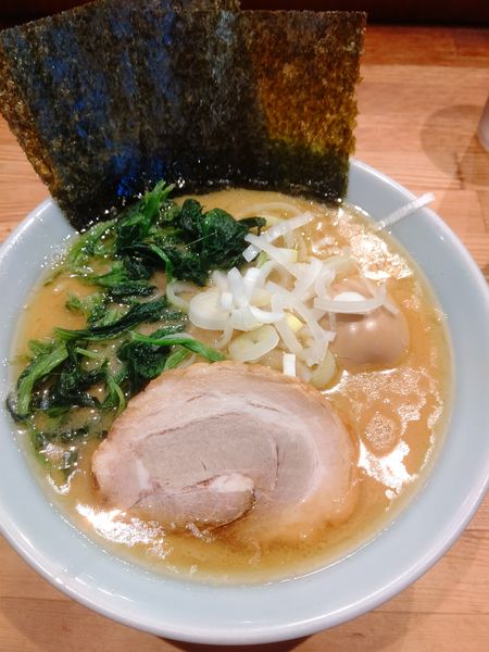 「豚骨味玉ラーメン」@鶴一家の写真