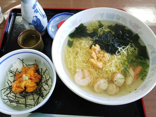 「磯ラーメン＋ミニ生うに丼　2150円」@波光食堂の写真