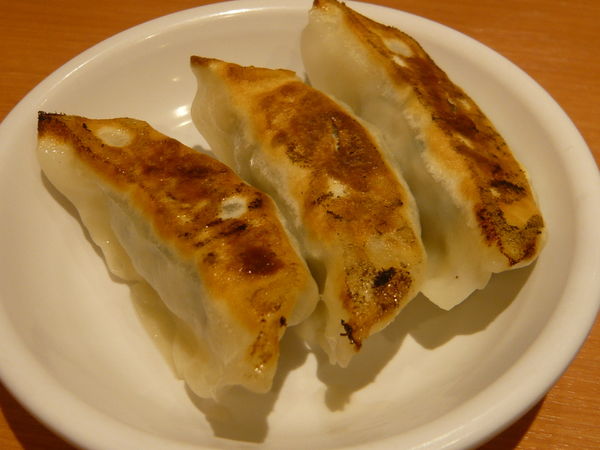 「餃子（3個）」@日高屋 久米川駅南口店の写真