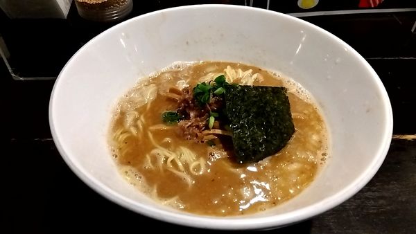 「本節らあめん（８３０円）」@俺の空 新宿店の写真