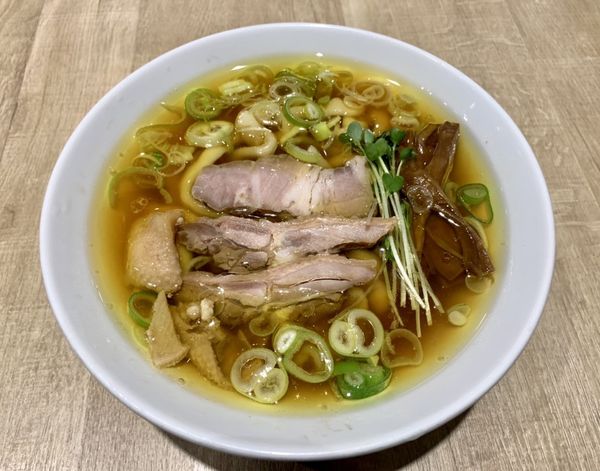 「親鶏中華そば(極太麺)860円」@手打 親鶏中華そば 綾川の写真