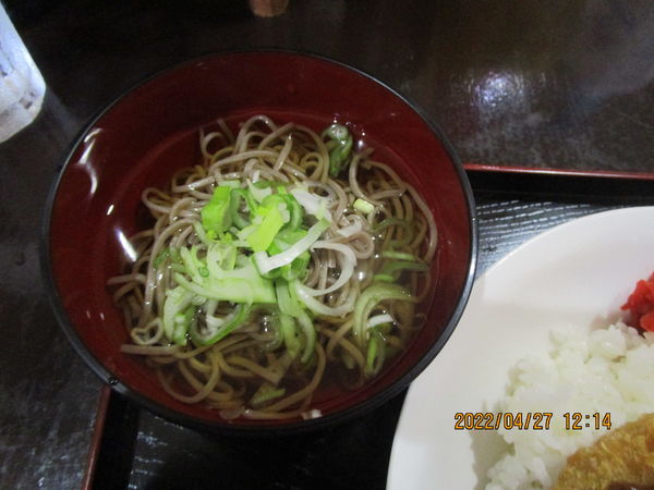 「ミニ蕎麦とカツカレーライスセット 750円」@そば・うどん たぬきの写真