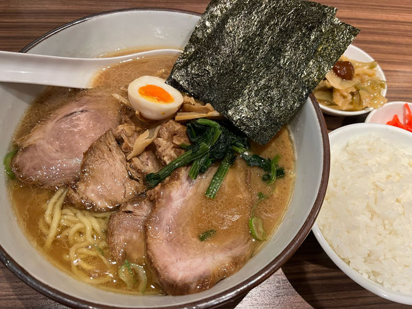 「チャーシューメン ¥979  ランチライス ¥55」@究極ラーメン 横濱家 平台本店の写真