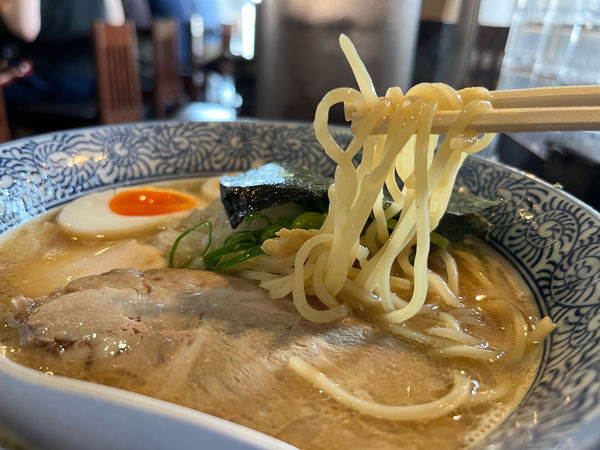 「味玉濃厚煮干し中華そば　880円」@極上煮干し鶏そば やまだ邸の写真