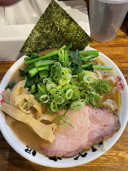 「らぁ麺大、ほうれん草」@麺屋 庄太 六浦本店の写真