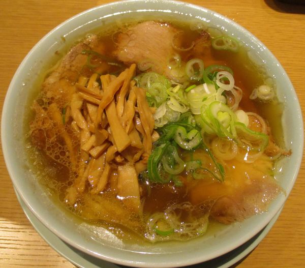 「中華そば　900円　※サービスメンマ」@たきちゃんラーメンの写真