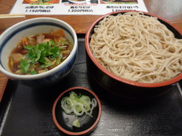 「キジ汁せいろ 1300円、瓶ビール（中瓶）580円」@峰亀 曾根田店の写真