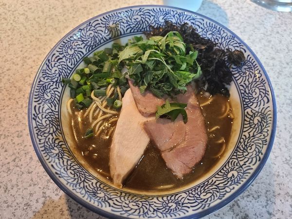 「濃厚煮干しラーメン」@破壊的イノベーションの写真