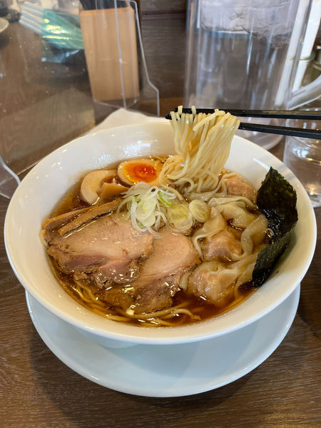 「味玉中華そば 900円＋ワンタン 200円」@中華そば コヨシの写真