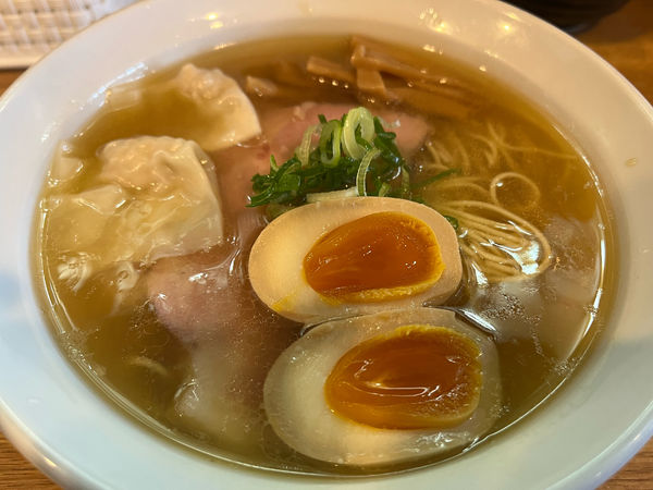 「特製塩ラーメン」@ラーメン 月麺の写真