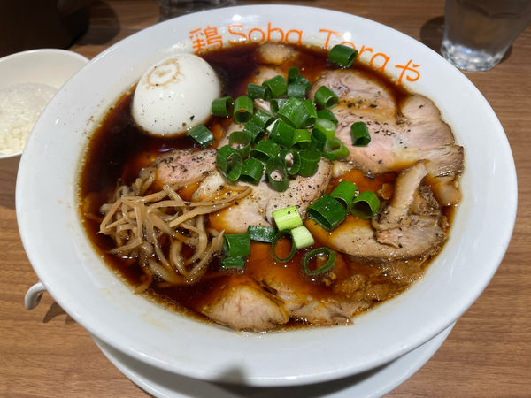 「黒の鶏soba」@鶏Soba Toraやの写真