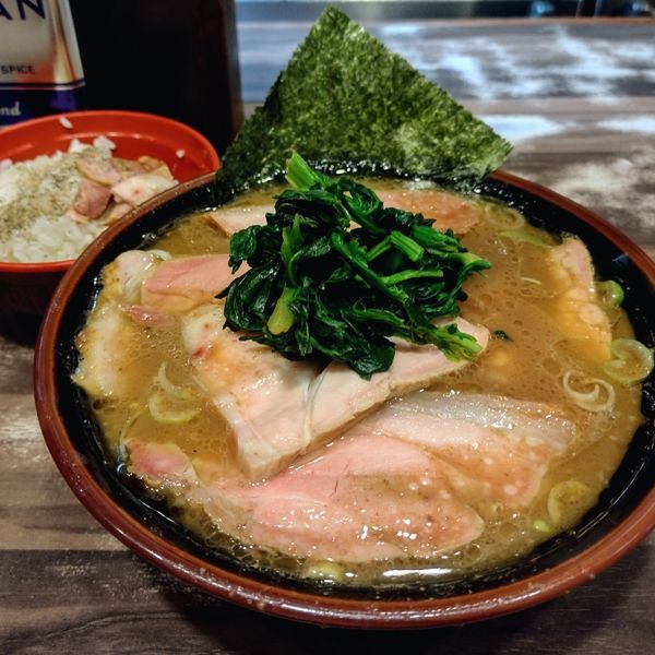「チャーシュー麺､小ライス､薄多」@神田ラーメン わいず 神田本店の写真