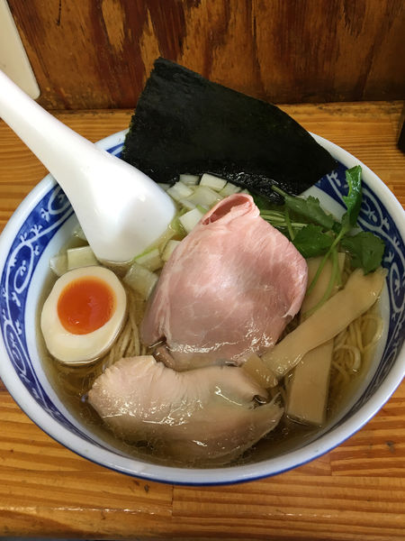 「白醤油煮干しそば　750円」@中華そば よしかわの写真