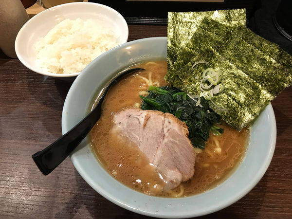 「ラーメン　850円」@横浜家系らーめん侍 渋谷本店の写真