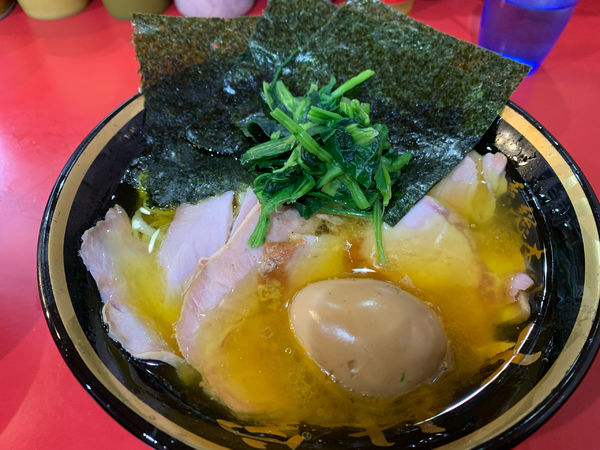 「チャーシュー麺＋味玉」@家系総本山 ラーメン吉村家の写真