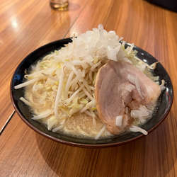 醤油壱朗ラーメン　890円