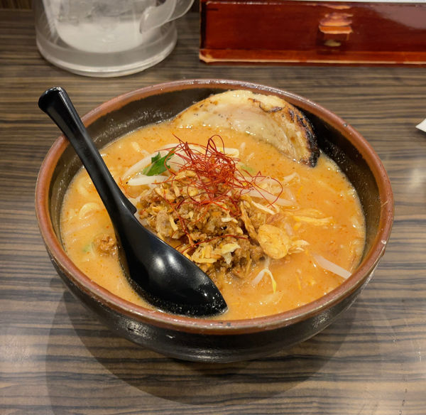 「北海道辛味噌らーめん 大盛+炙りチャーシュー1枚」@蔵出し味噌 麺場 田所商店 船橋店の写真